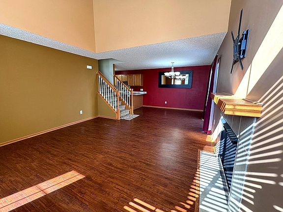 4th image of 2452 Yellowstone Dr #124