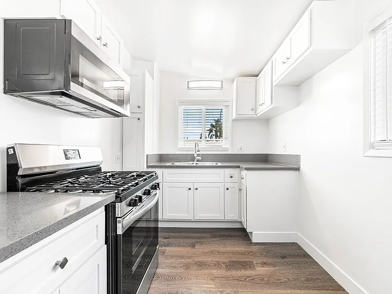 4115 Palmwood Dr — Photo 3