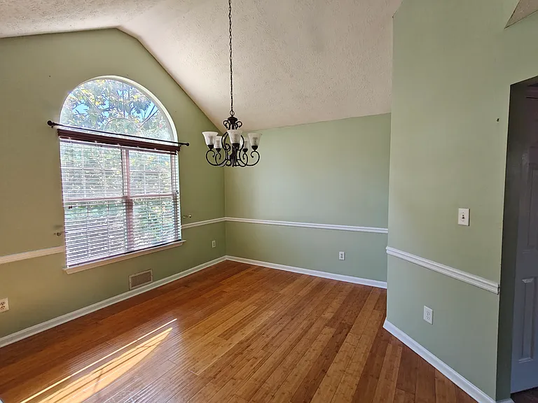 3714 Majestic Dr SW — Photo 3