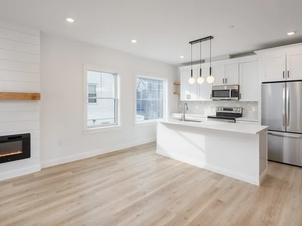 5 Oakhurst St #2, Dorchester Center, MA 02124