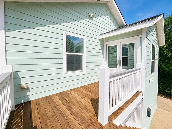 2nd image of 2215 46th St