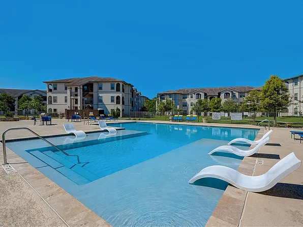 Capri Villas at the Lake