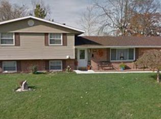 445 Ivanhoe Dr, Fairborn, OH 45324