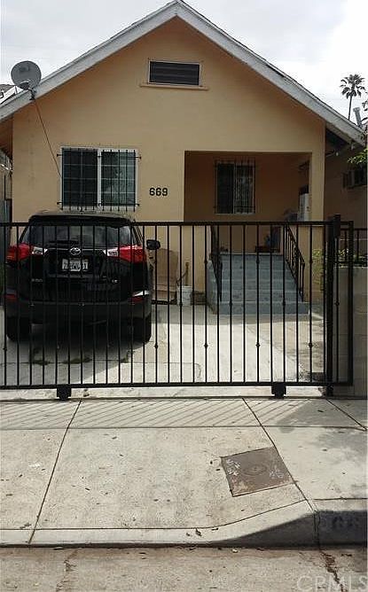 1st image of 669 Cypress Ave