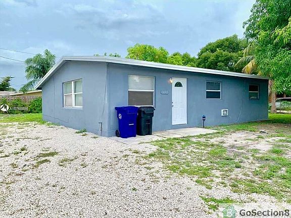2nd image of 1843 Lauderdale Manor Dr