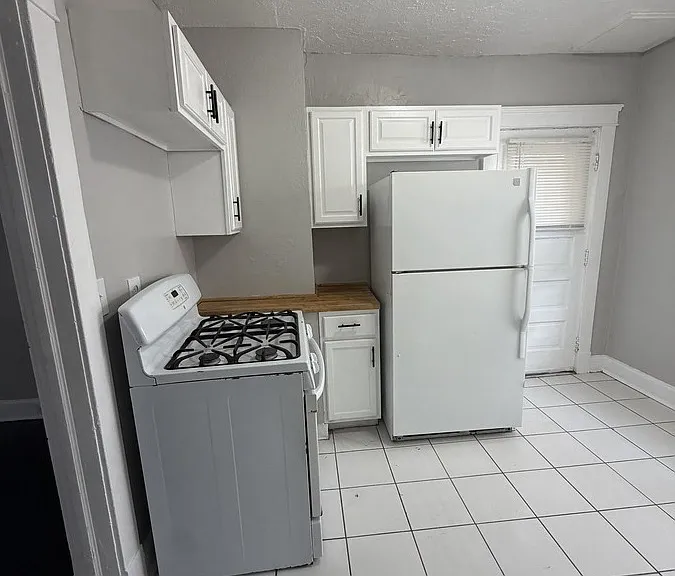 3348 W 100th St #1 — Photo 3