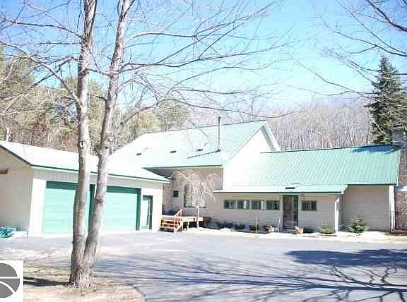 3rd image of 10315 E Elk Lake Dr