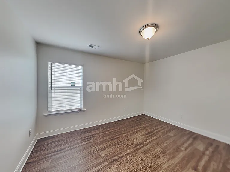 405 Levon Ct — Photo 24
