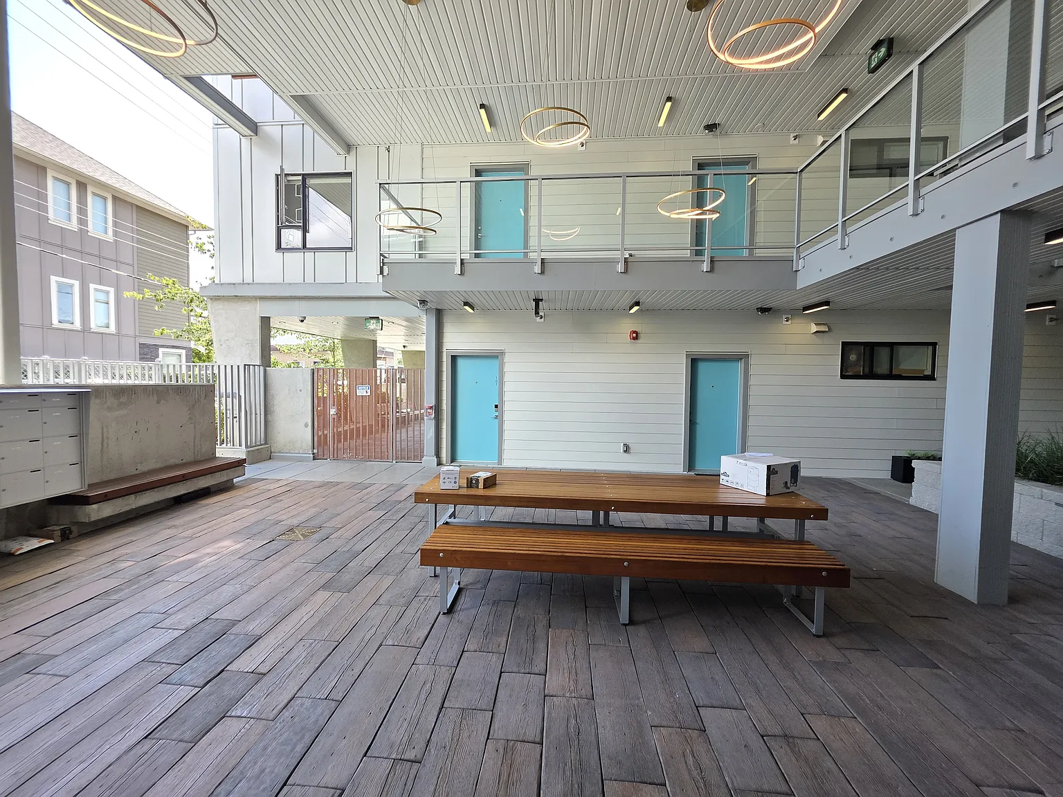 2345 Rindall Ave — Photo 2