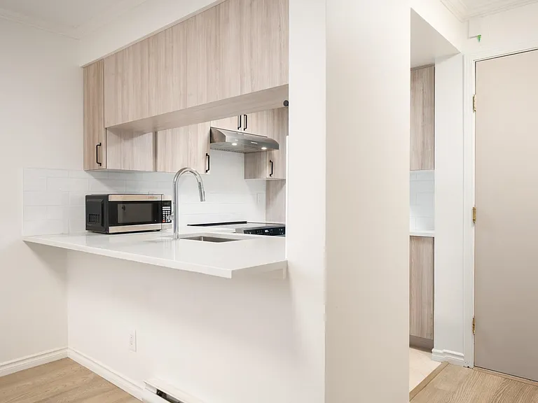 1550 Marine Dr #103 — Photo 10