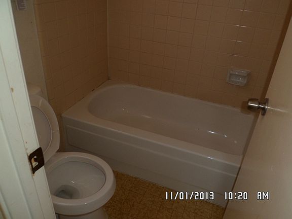 3rd image of 2913 Amber Dr S