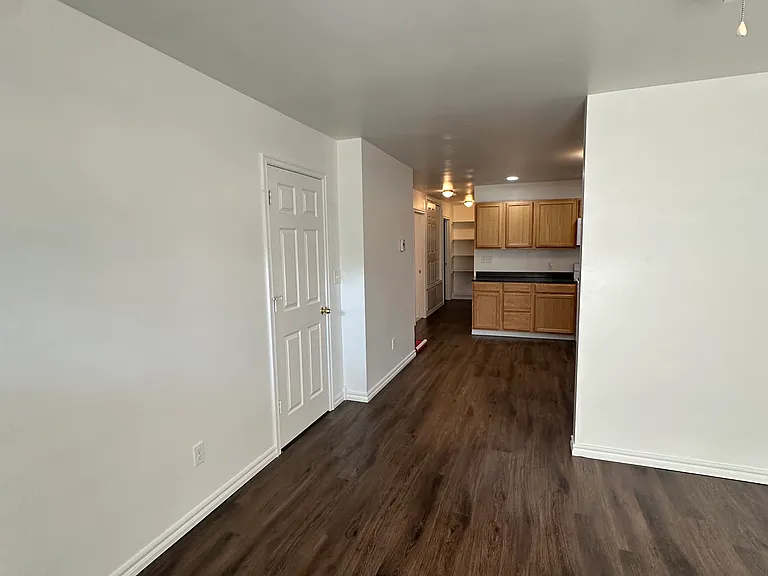 622 S Ash St — Photo 3