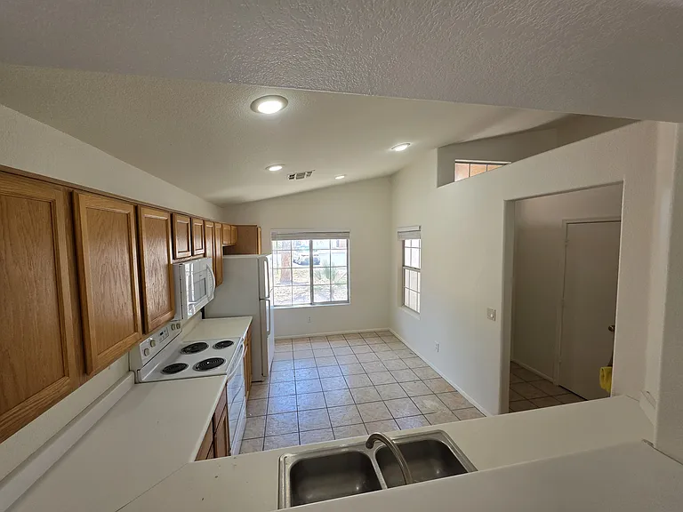 2486 E Winchester Pl — Photo 2