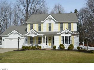 8316 Old Post Rd, Olmsted Falls, OH 44138