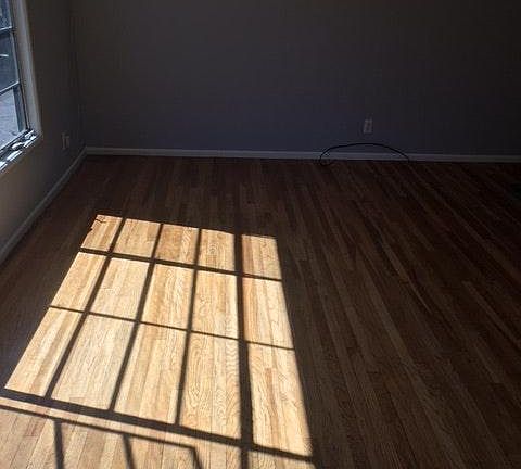 4th image of 1408 N Gardner St