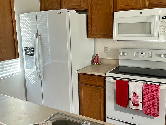 3rd image of 15350 W MAUNA LOA Lane