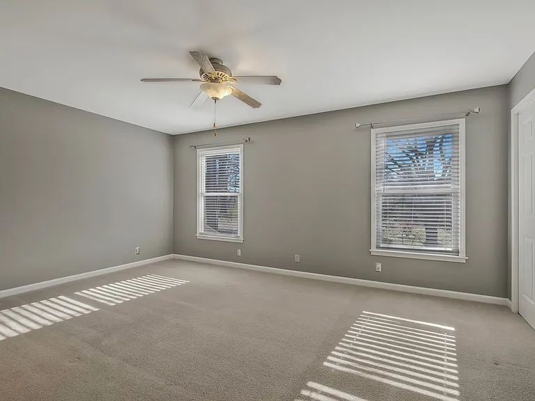 1005 Glendale Ln — Photo 21