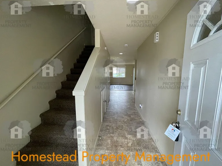 400-468 S Catron St — Photo 2