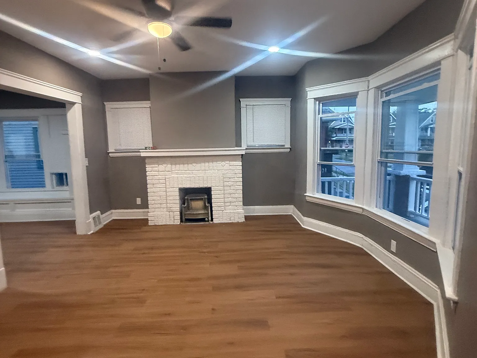 2 bed, 1000 sqft, $998 — Photo 1