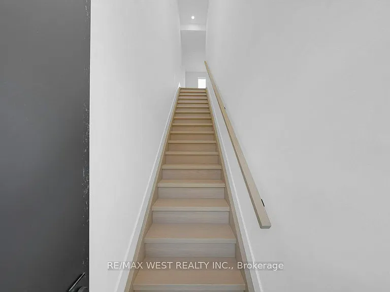 502 Atlas Ave #D — Photo 4