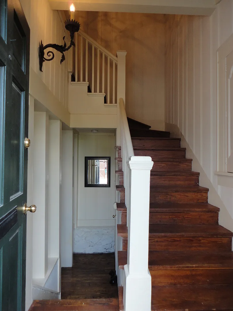 Adorable Bungalow in the Cultural District — Photo 2