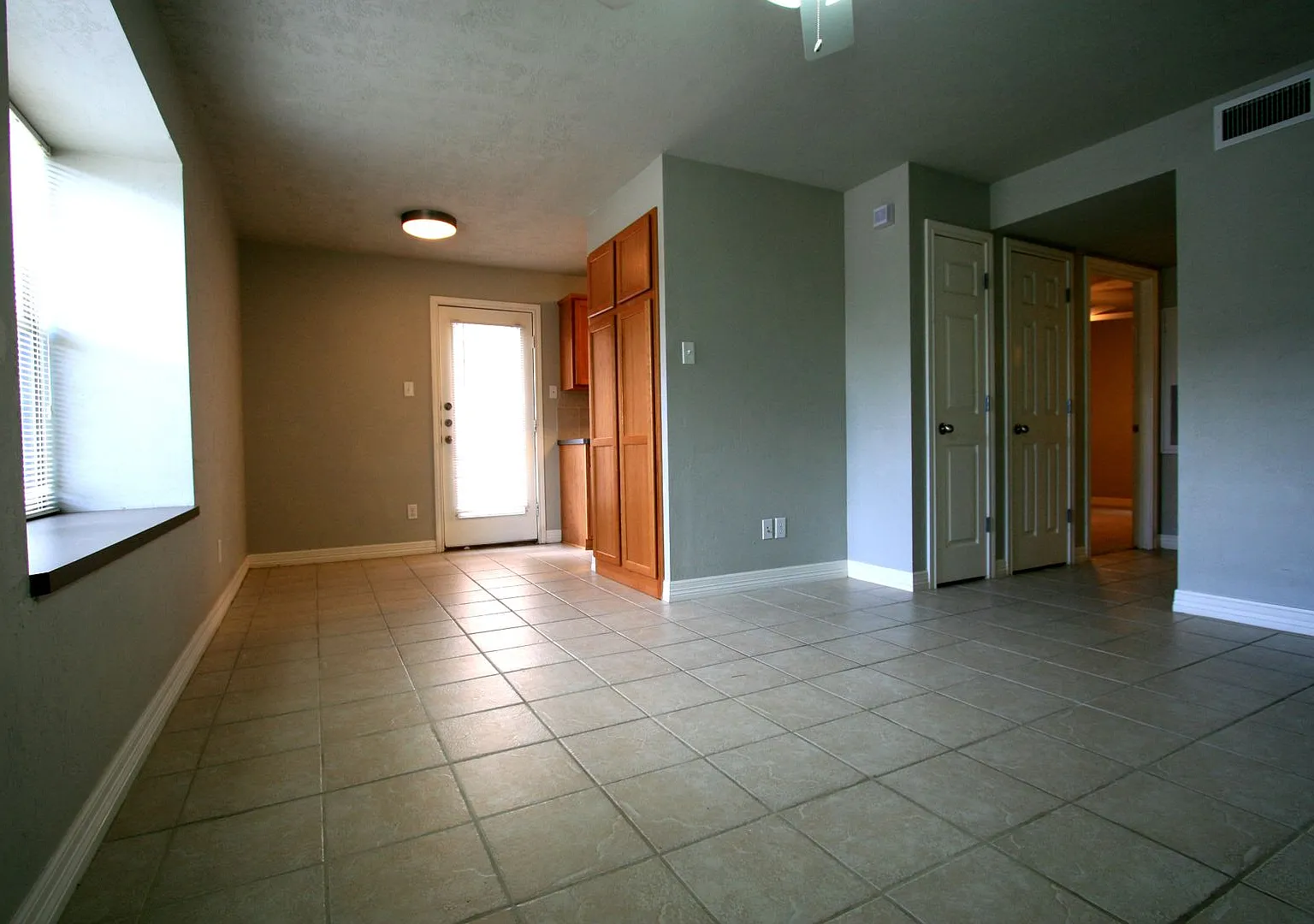 704 Gaytha — Photo 2