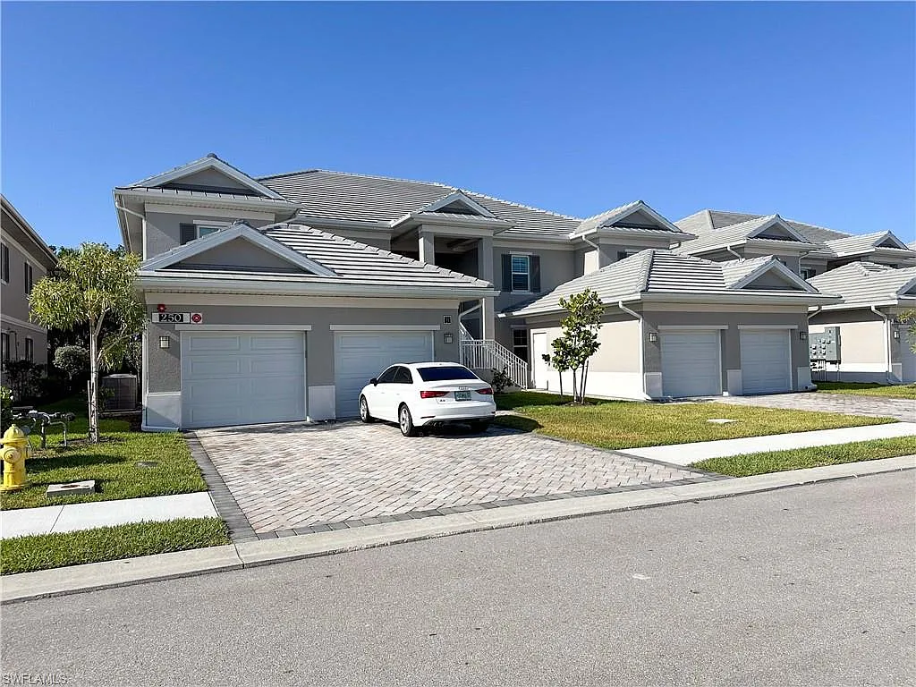 Building Photo - 250 Indies Dr E #101