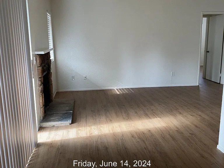 371 Enterprise Dr — Photo 3