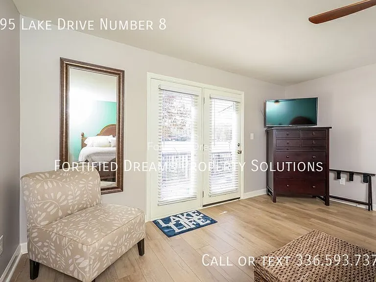 395 Lake Dr #8 — Photo 15