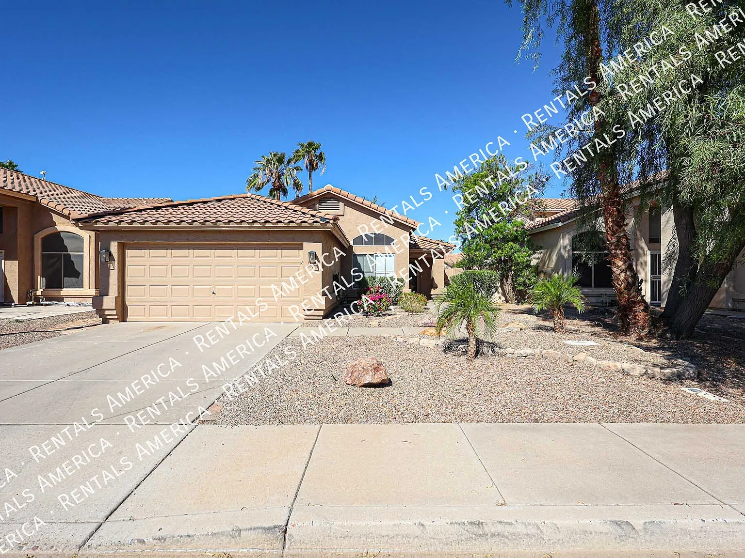 3 bed, 1237 sqft, $2,173 — Photo 4