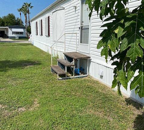 2nd image of 1203 N Expressway 77 Unit 350