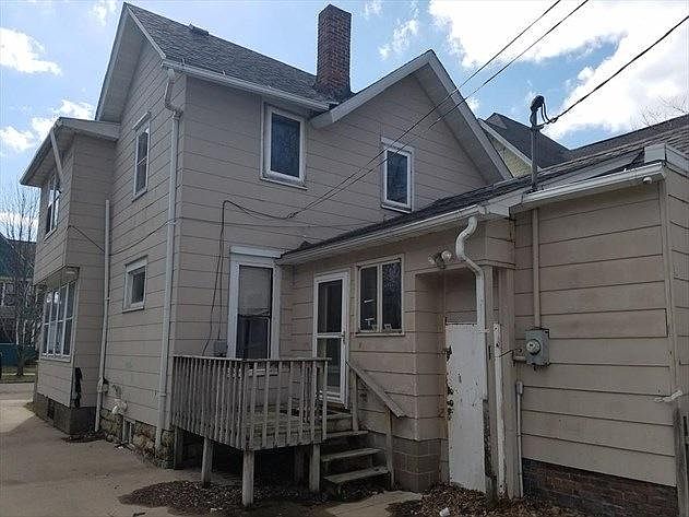 2nd image of 254 E 4th St