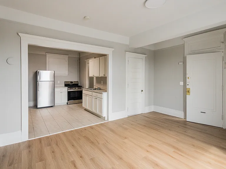 Pasadena Apartments — Photo 53