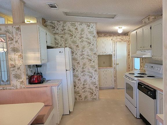 3rd image of 1350 Flor Del Sol Dr