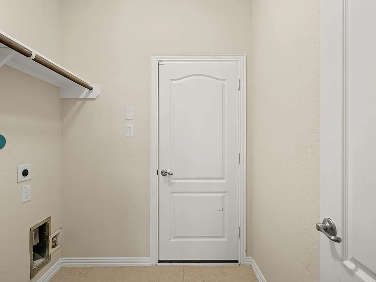 135 San Bernard Dr — Photo 23