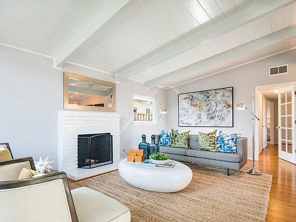 5th image of 33 Lorelei Ln