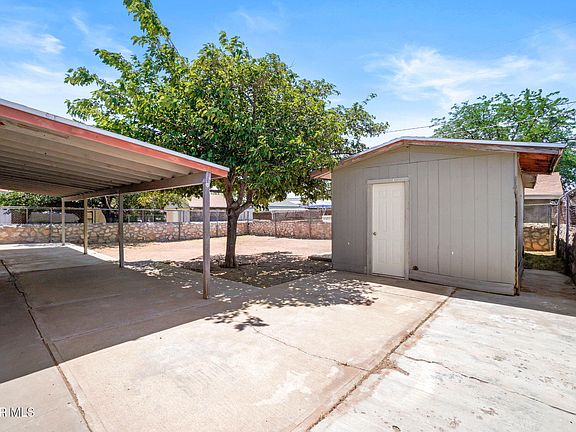 2nd image of 4908 Royal Dr