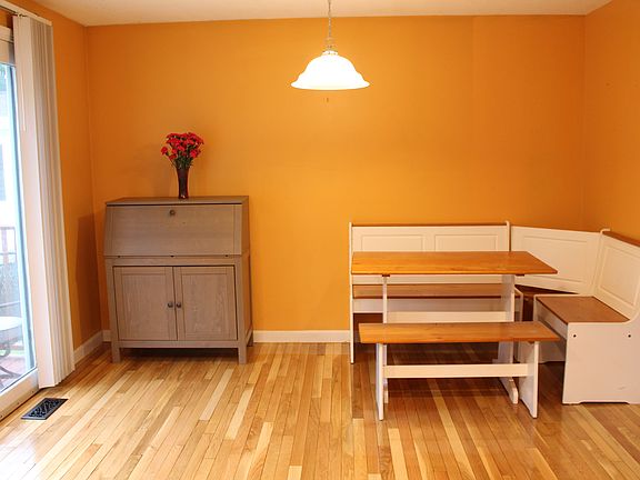 Kitchen/Dining Area