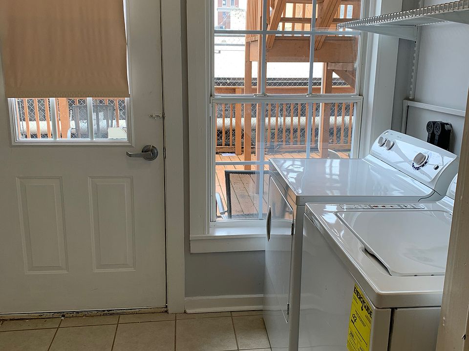 Laundry room in apartment