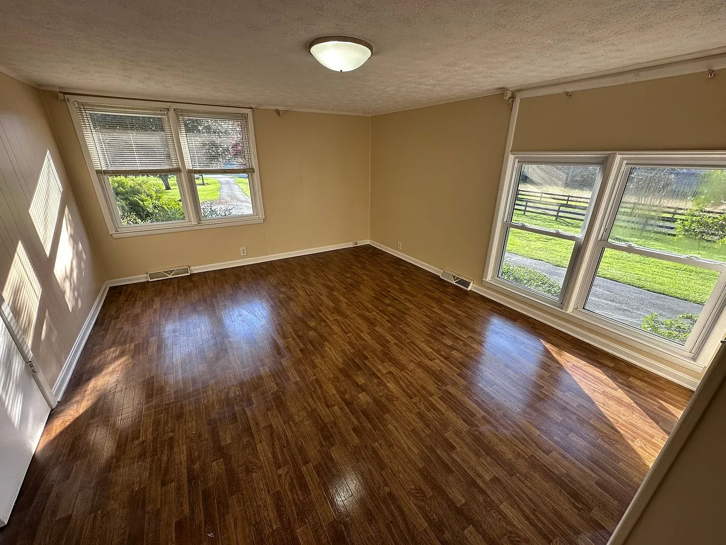 3 Bedrooms- 2 Bathrooms- House in Armuchee! — Photo 1