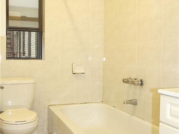 5th image of 114 W 238th St APT 2F