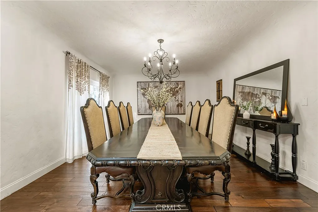 5 bed, 5097 sqft, $16,500 — Photo 4