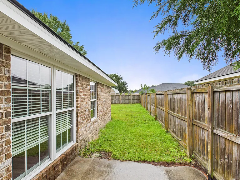 129 Grandview Dr — Photo 33