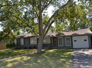 329 N Riedel St, Yorktown, TX 78164