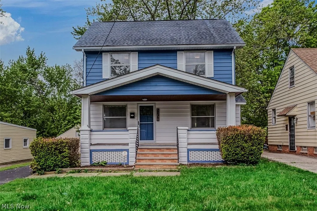 5258 Erwin St photo 1