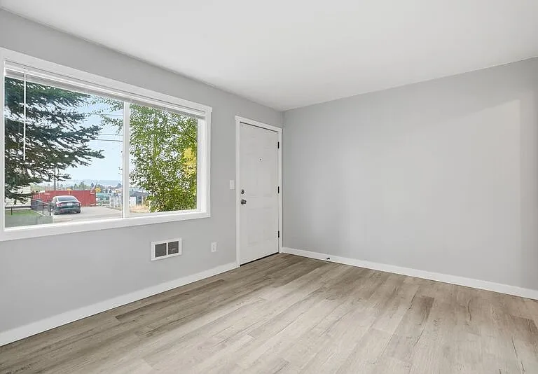 547 E Fairview Ave #549 — Photo 4