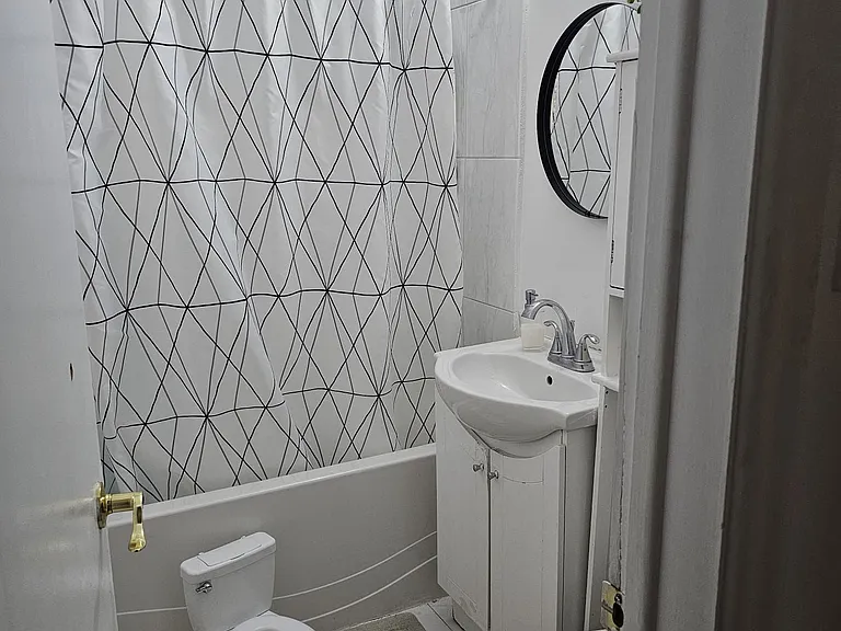 3242 Lawrence Ave E — Photo 12