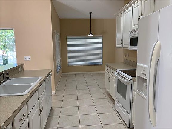 5th image of 1831 SW 39th St