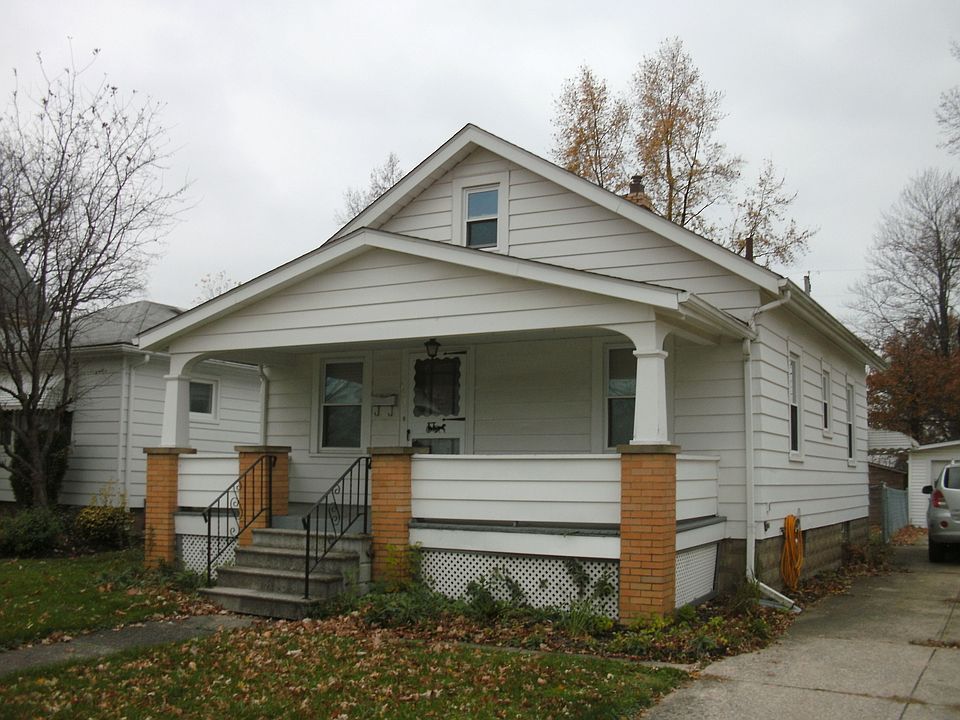 1st image of 161 Fairlawn Ave