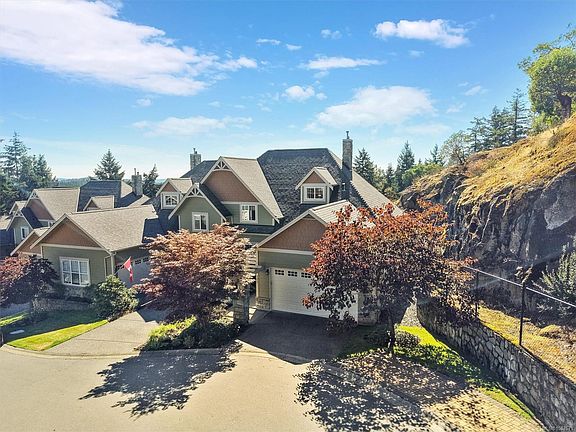 3rd image of 945 Bear Mountain Pkwy #102